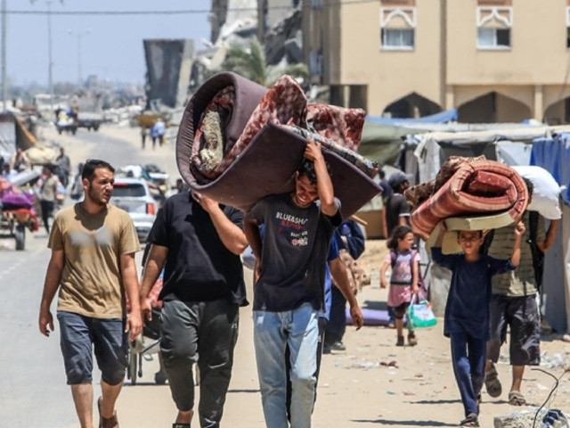 palestinians flee khan yunis after israel s new evacuation order photo anadolu agency palestinians flee khan yunis after israel s new evacuation order photo anadolu agency